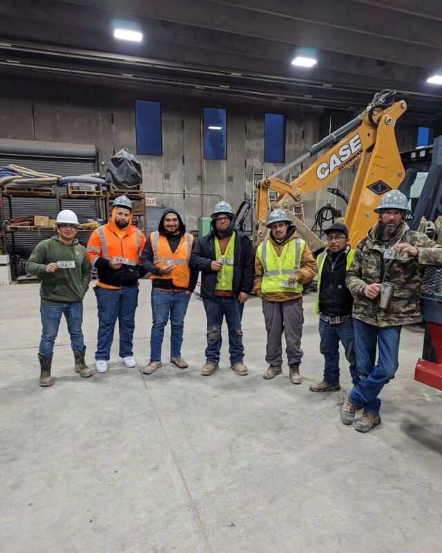 Congratulations to our February safety winners: Eli, German, Ernesto, Leo, Jose, Axrael, and Clark!

#safetyfirst #safetywinners #diamondscompany #dsc #familybusiness #utahconstruction #webuildutah #undergroundutilities #naturalgaslines #heavyequipment #constructioncompany #ditchdiggers #bluecollarhumans #utah #steelineinstallation #plasticlineinstallation #enochsmithsonsco